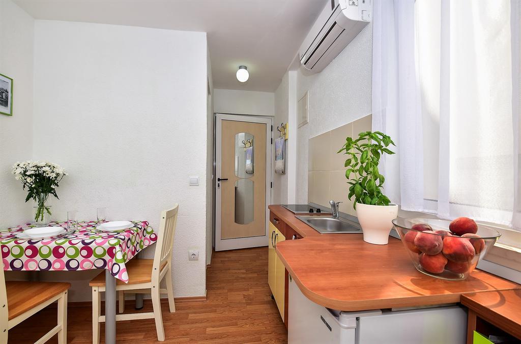 Apartment Borna Makarska Exterior photo